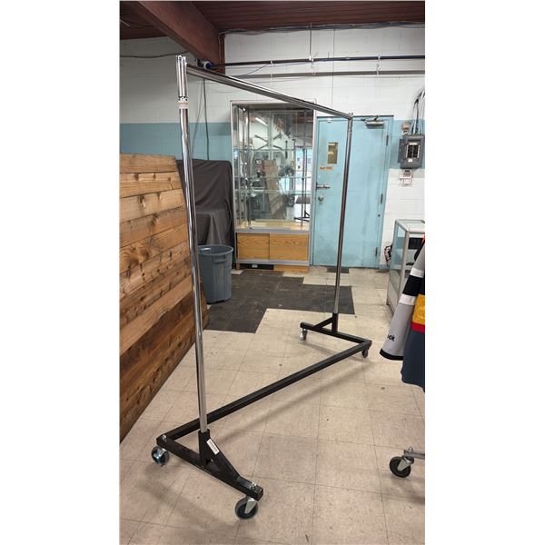 ROLLING METAL CLOTHING RACK