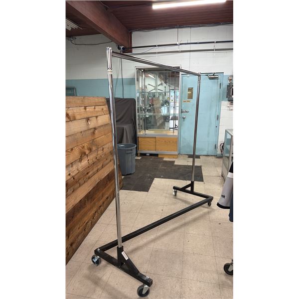 ROLLING METAL CLOTHING RACK