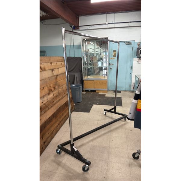 ROLLING METAL CLOTHING RACK