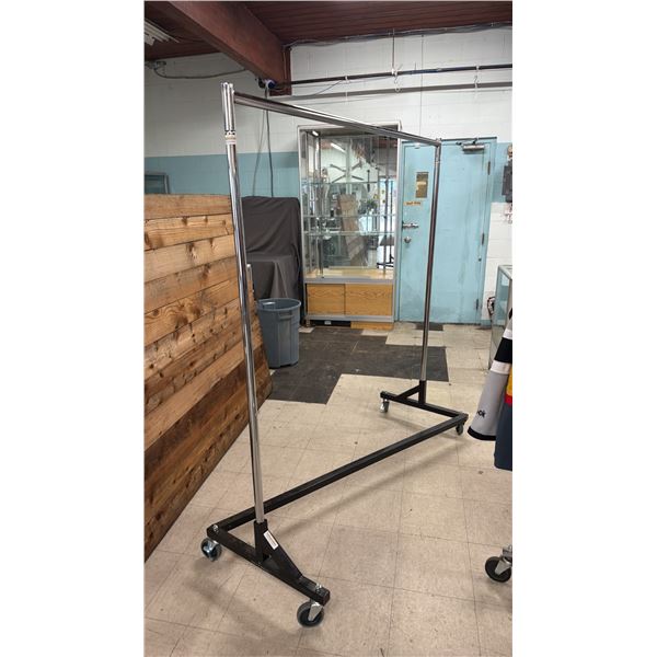 ROLLING METAL CLOTHING RACK