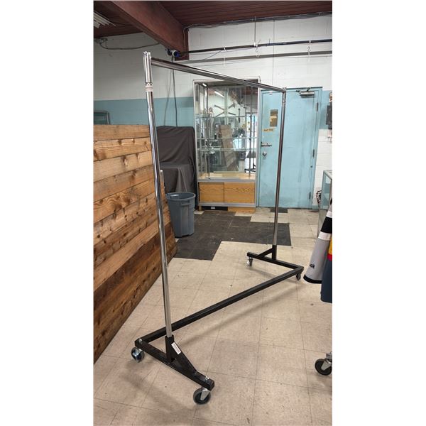 ROLLING METAL CLOTHING RACK