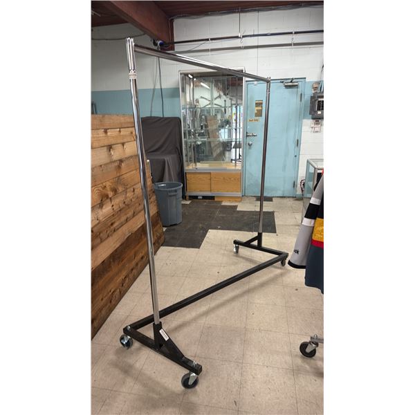 ROLLING METAL CLOTHING RACK