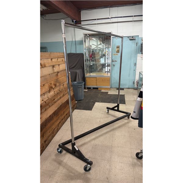 ROLLING METAL CLOTHING RACK