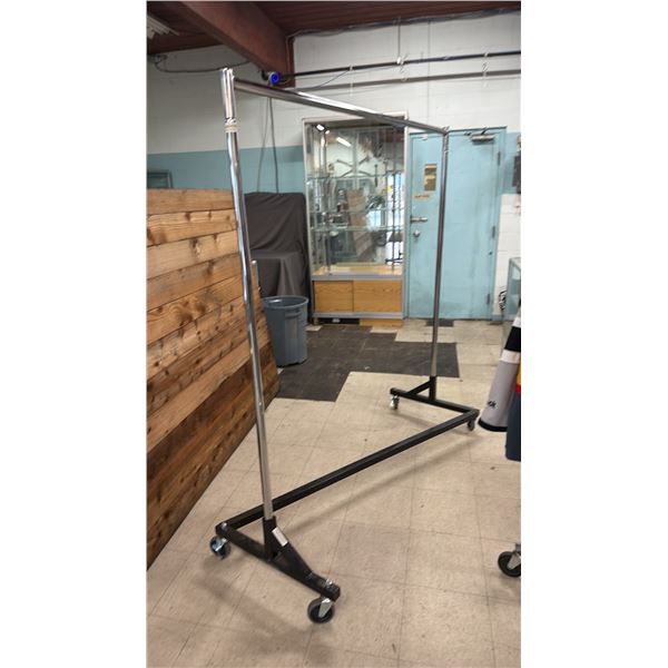 ROLLING METAL CLOTHING RACK