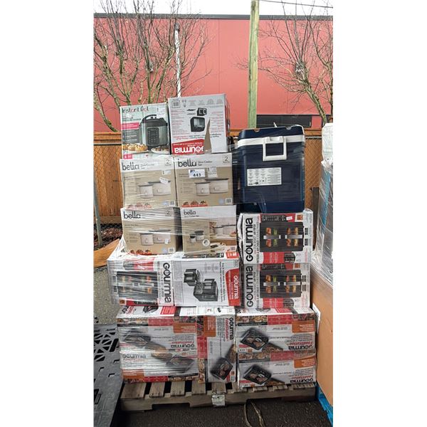 PALLET OF ASSORTED KITCHEN APPLIANCES: SLOW COOKER SETS, DUAL BASKET AIR FRYER, SMOKELESS GRILL &