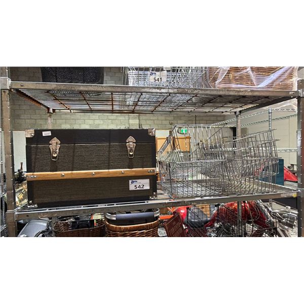SMALL VINTAGE STYLE STORAGE TRUCK & WIRE BASKETS