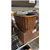 Image 3 : METAL TORONTO DOMINION CALENDAR & ASSORTED WICKER & WIRE BASKETS