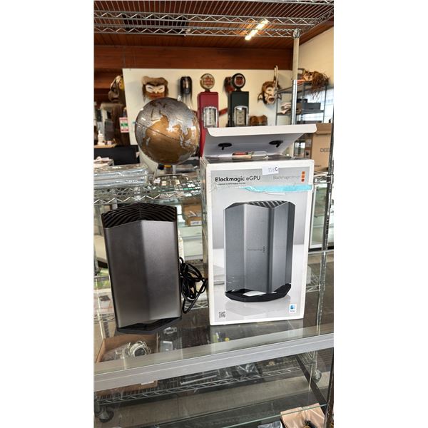 BLACKMAGIC THUNDERBOLT 3 EGPU RADEON PRO 580 IN ORIGINAL BOX