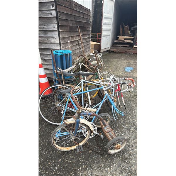 TRICYCLE, BIKES, BIKE PARTS & BLUE ROLL MATT CONVEYOR