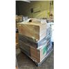 Image 1 : PALLET OF ASSORTED HOUSEHOLD ITEMS: VACUUMS, LIGHTING, FANS, LUGGAGE & MORE