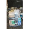 Image 2 : PALLET OF ASSORTED HOUSEHOLD ITEMS: VACUUMS, LIGHTING, FANS, LUGGAGE & MORE
