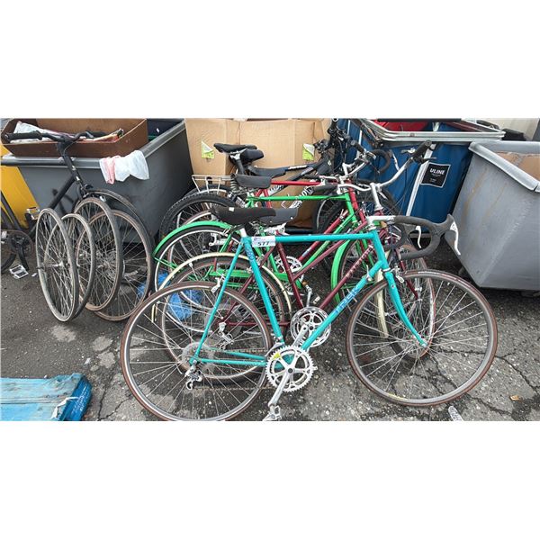 COLLECTION OF ASSORTED BICYCLES & BICYCLE TIRES
