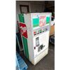 Image 2 : VINTAGE 7UP VENDING MACHINE