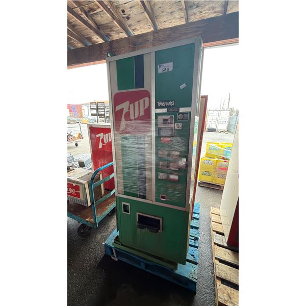 VINTAGE 7UP VENDING MACHINE