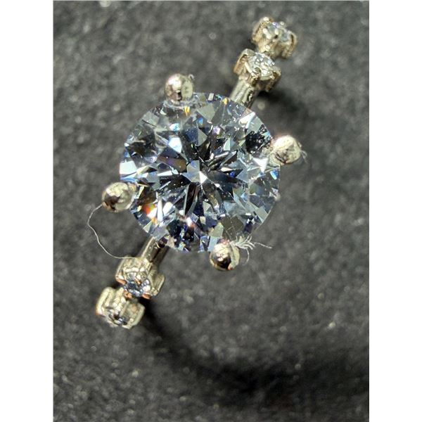 10K LAB DIAMOND (1.31CT)0.06CT RING SIZE 6.5  APPRAISED INSURANCE VALUE $2000