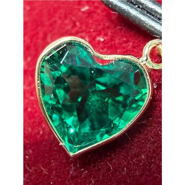 LAB EMERALD PENDANT (1.7CT) SUGGESTED RETAIL VALUE $1000