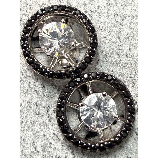 SILVER(3.1G), WHITE ZIRCON (1CT), BLACK ONYX (0.25CT) EARRINGS