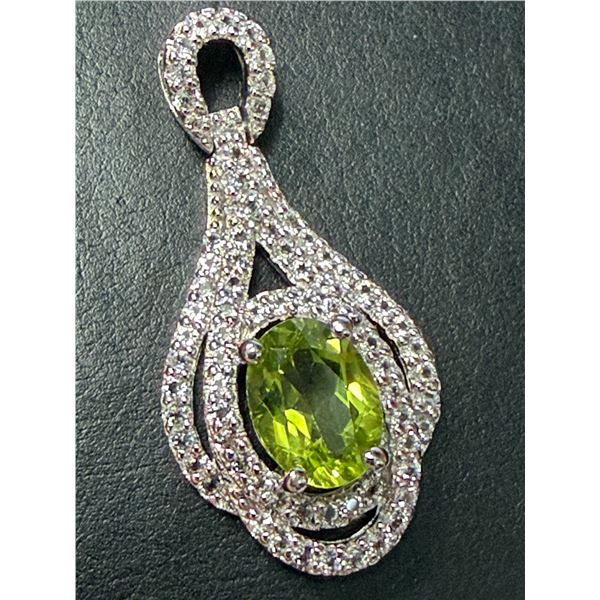 SILVER(2.9G), PERIDOT (APP 1.5CT), CZ (APP 0.35CT) PENDANT