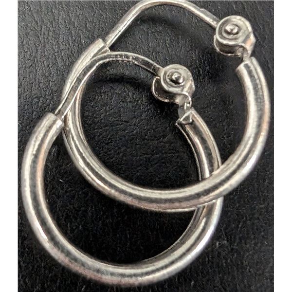 SILVER SMALL HOOP EARRINGS