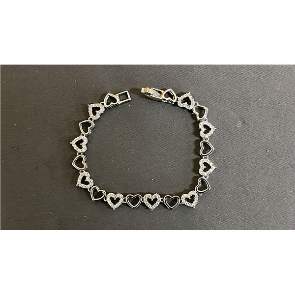 *NEW* PLATINUM PLATED 7.5 MM HEART BRACELET: 7.5" LONG