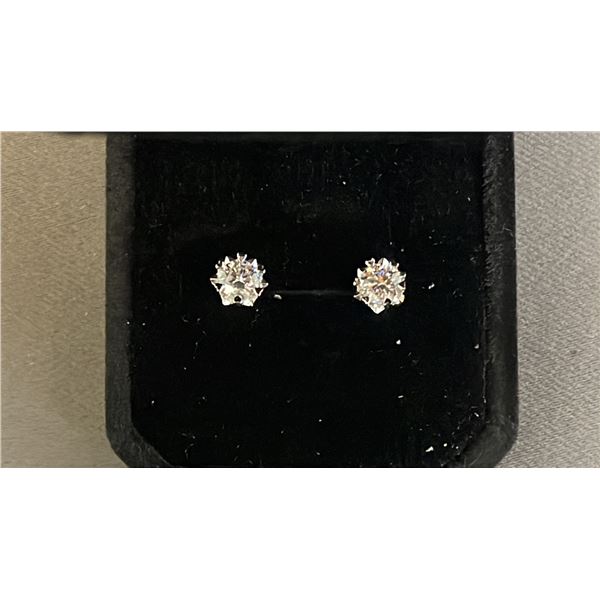 *NEW* 925 SILVER MOISSANITE LAB DIAMOND SNOWFLAKE STUD EARRINGS