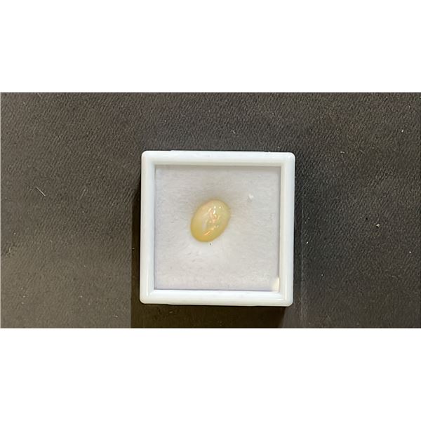 3,1 CT OVAL CABOCHON CUT NATURAL WHITE FIRE OPAL: 9MM X 12MM