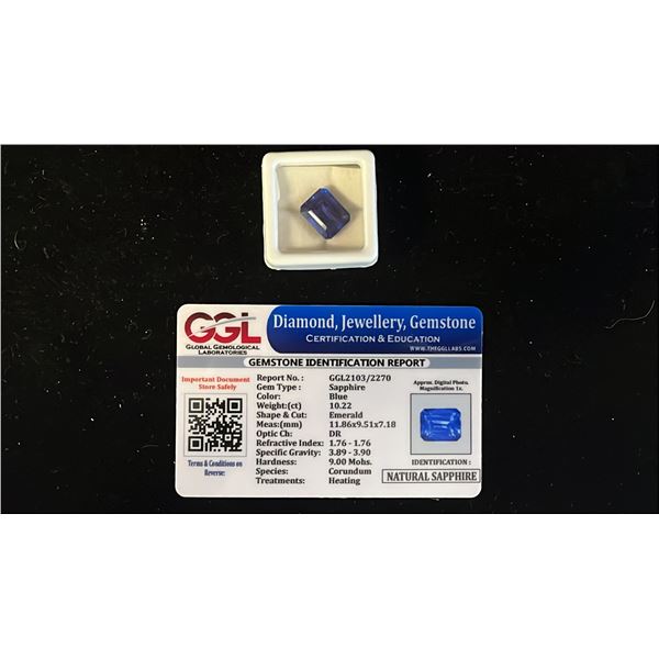 10.22 CT EMERALD CUT HEAT TREATED SAPPHIRE WITH GGL REPORT: 11.86MM X 9.51MM X 7.18MM