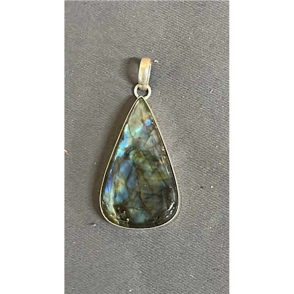 TEARDROP SHAPED LABRADORITE PENDANT