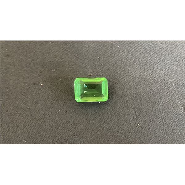 EMERALD CUT GREEN GEMSTONE