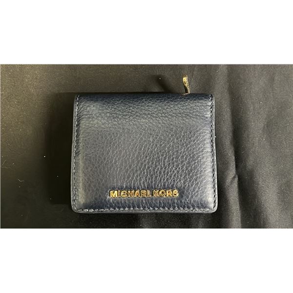 *NEW WITH TAGS* MICHAEL KORS LEATHER FLAP WALLET