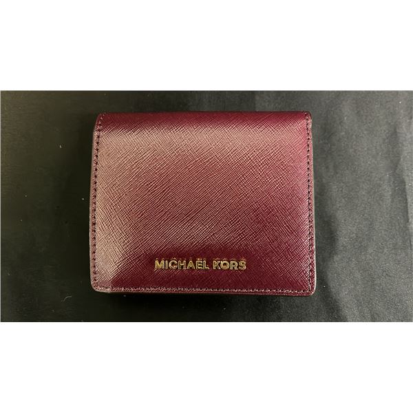 *NEW WITH TAGS* MICHAEL KORS LEATHER FLAP WALLET
