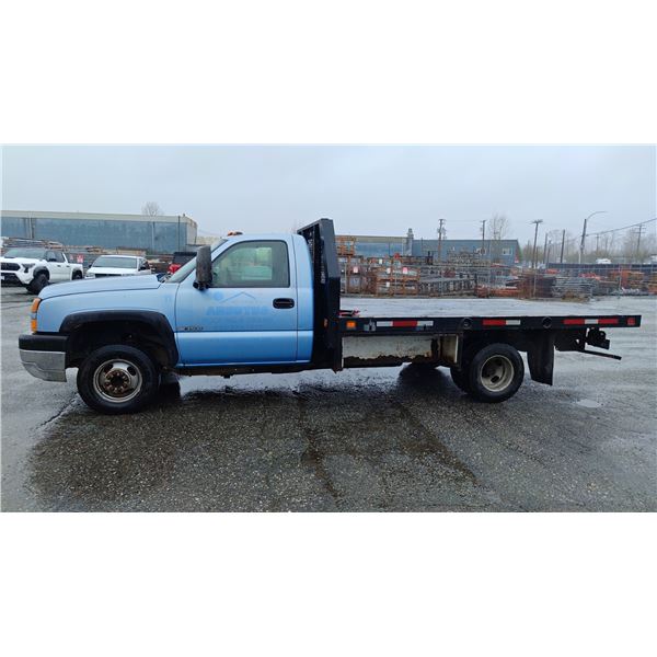 2006 CHEVROLET SILVERADO 3500, 2DR FLAT DECK PICKUP, BLUE, VIN 1GBJC34U96E180153,