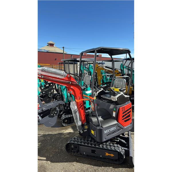 *NEW* CFG INDUSTRIAL MX15RX MINI EXCAVATOR WITH KEY & REPAIR TOOLBOX - 940KG LOAD CAPACITY