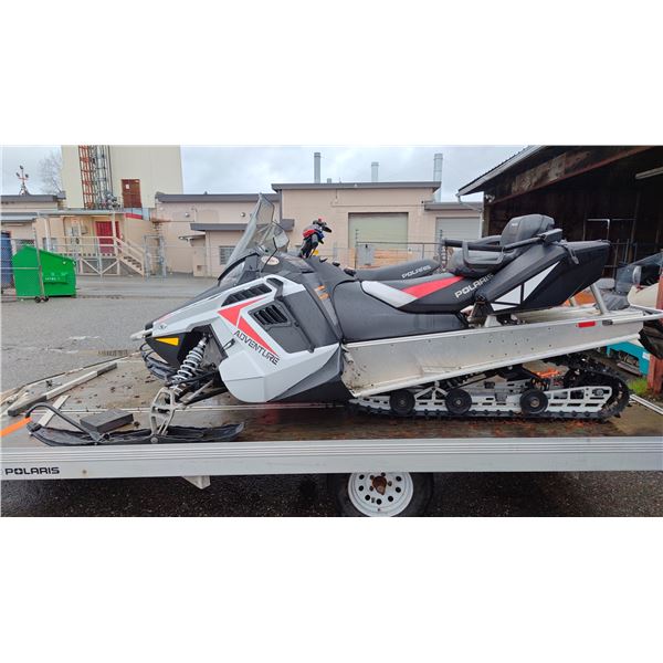 2013 POLARIS ADVENTURE S14CE5BSL, SNOWMOBILE, BLACK & GREY, VIN SN1CE5BSXEC035075