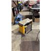 Image 2 : DEWALT DW734 12-1/2" THICKNESS PLANER