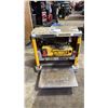 Image 3 : DEWALT DW734 12-1/2" THICKNESS PLANER