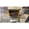 Image 5 : DEWALT DW734 12-1/2" THICKNESS PLANER