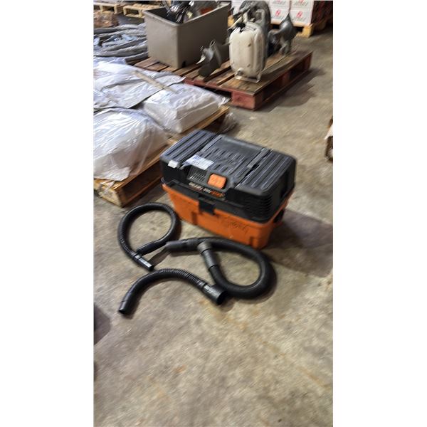 RIDGID PRO PACK 4.5 GALLON WET/DRY VACUUM WITH POWER CORD