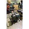 Image 4 : MAKITA PORTABLE GAS CENTRIFUGAL PUMP