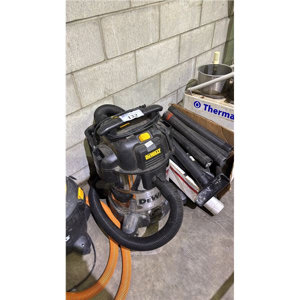 DEWALT STAINLESS STEEL 37.9L WET/DRY VACUUM WITH HOSE & BOX OF ATTACHMENTS