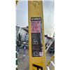 Image 3 : FEATHERLITE 8' FIBERGLASS STEP LADDER