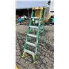 Image 1 : FEATHERLITE 6' FIBERGLASS STEP LADDER