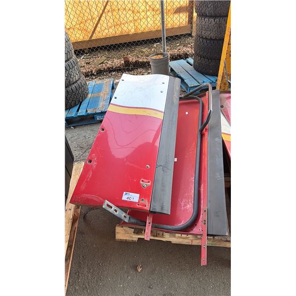 (2) SEMI TRUCK WIND DEFLECTORS