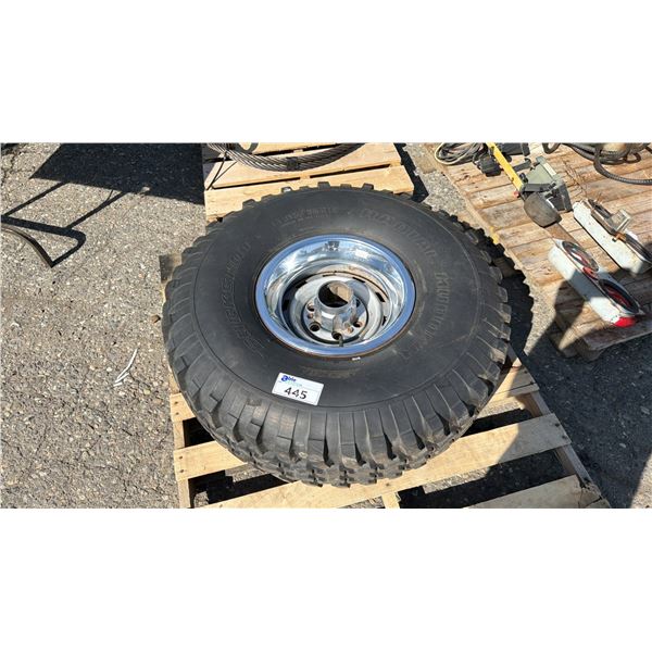 GATEWAY BUKSHOT RADIAL MUDDER LT315/85R15 TIRE MOUNTED ON 6 BOLT METAL RIM