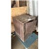 Image 2 : METAL STORAGE BOX 18" X 18" X 27"