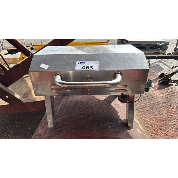 STAINLESS STEEL PORTABLE PROPANE BBQ