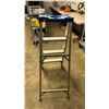 Image 2 : EAGLE 4' ALUMINUM STEP LADDER