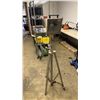 Image 1 : INDUSTRIAL PORTABLE HALOGEN WORK LIGHT
