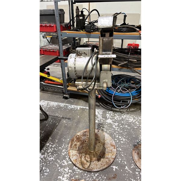 INDUSTRIAL PEDESTAL MOUNTED BELT SANDER
