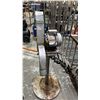 Image 3 : INDUSTRIAL PEDESTAL MOUNTED BELT SANDER